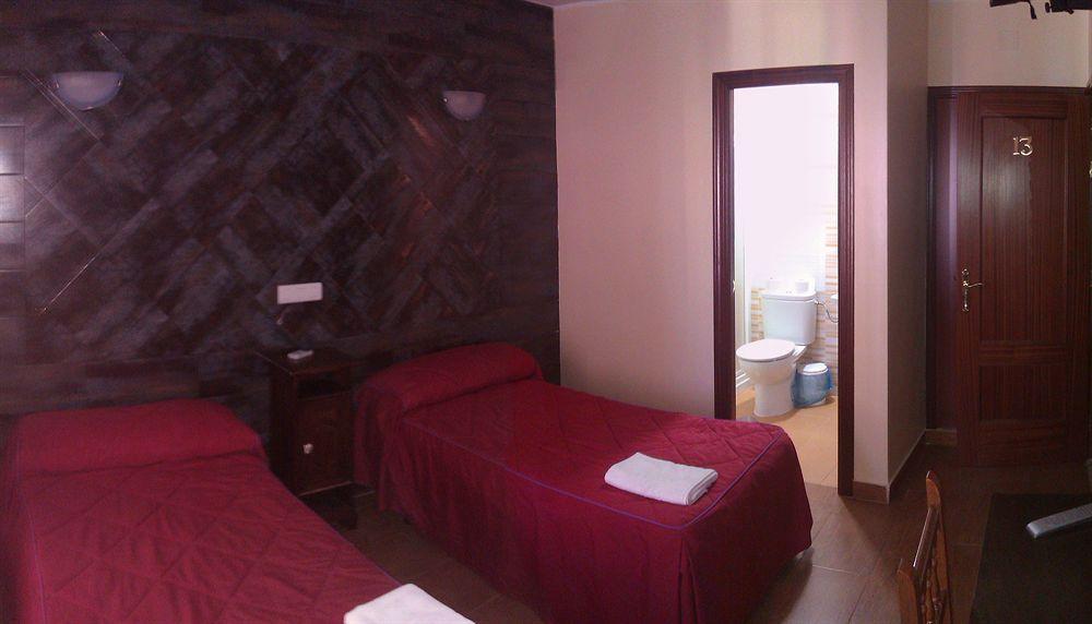 Pension El Cesar Caceres Exterior photo